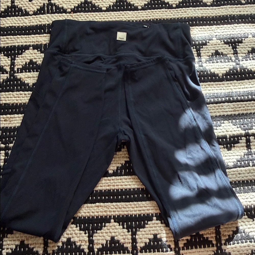 Vuori Navy High-Waist Performance Leggings - Picture 5 of 6